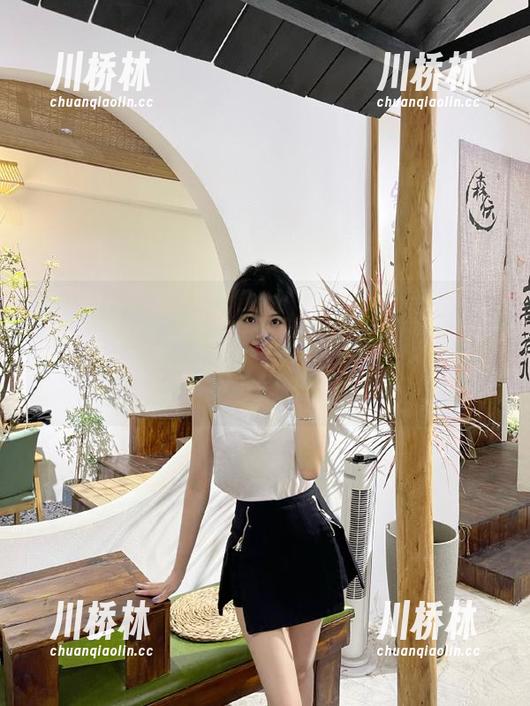 哦，51吃瓜中心更新了，吹来了一阵散发着神秘味道的瓜香，让人欲罢不能。
