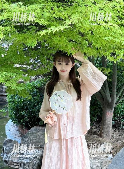 跑去51黑料吧，永不迷路的聚会现场，边吃边好奇，真有点闹腾！