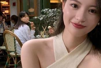 奇怪的cgfun地址，是不是传说中的“吃瓜圣地”？俺的好奇心不由自主被引燃了。