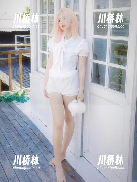 “cgw”导航：从热搜到八卦，轻松获悉里外事！