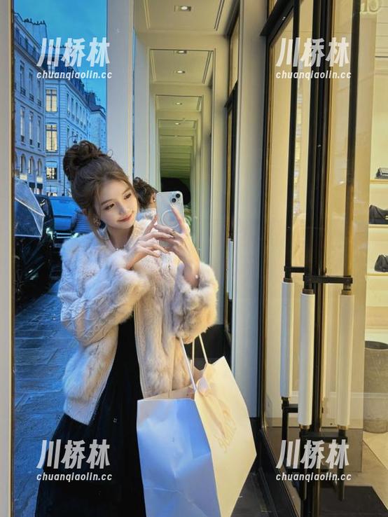 “吃瓜tv”上的视频更新了，居然是一只橘猫在追苍蝇，你信吗？