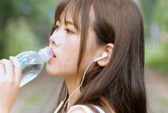 链接在手，泡泡吃瓜网的下载线路任你畅游！