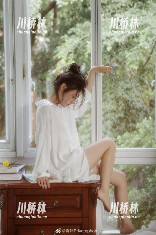这场意外的直播，观看国产黑料，竟有种“这就是生活”的微妙感。