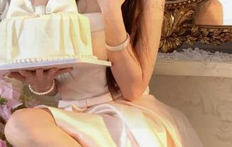 马上下载“海角吃瓜”app，让你轻松碾压身边的瓜友们，心里痿不住了