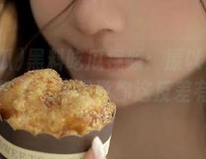 黑料吃瓜视频：原以为是百变女神，结果…真想说你这反差有点大！