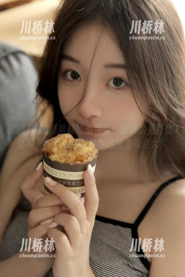 黑料吃瓜 黑料吃瓜视频:原以为是百变女神,结果…真想说你这反差有点大!